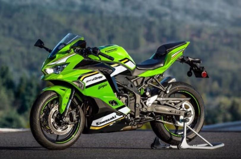Kawasaki Ninja ZX-4RR Launched In India, To Sprint On Dunlop