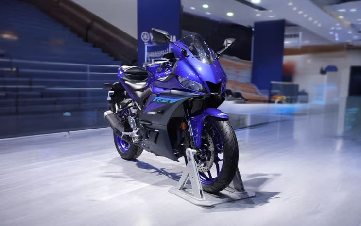 Yamaha R3 and R25 gets 17-inch Dunlop Sportmax GPR-300 tubeless