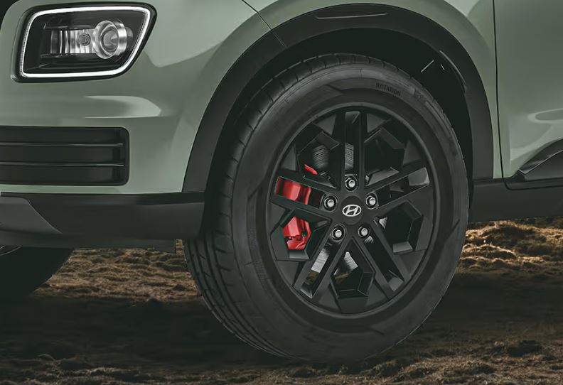 Hyundai Venue Adventure Edition Launched, Features JK UX Royale Tyres